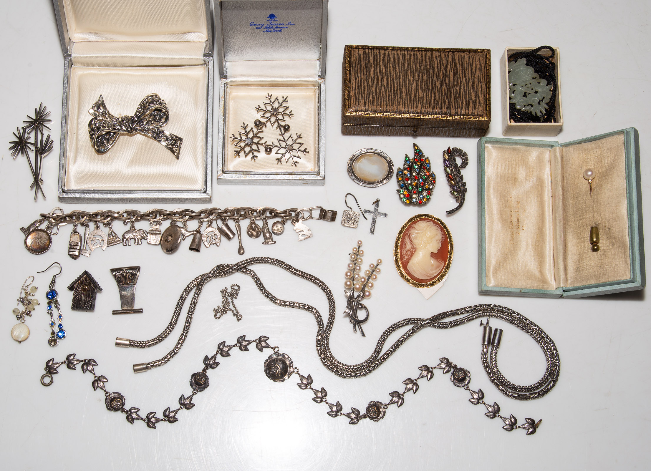 A COLLECTION OF SILVER & SILVER