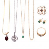 A COLLECTION OF VINTAGE JEWELR