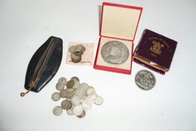 A commemorative medal for Queen