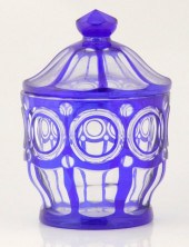 A confiture and cover with blu