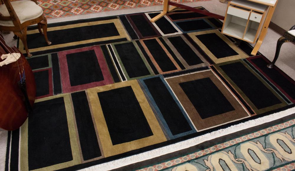 A CONTEMPORARY HAND KNOTTED