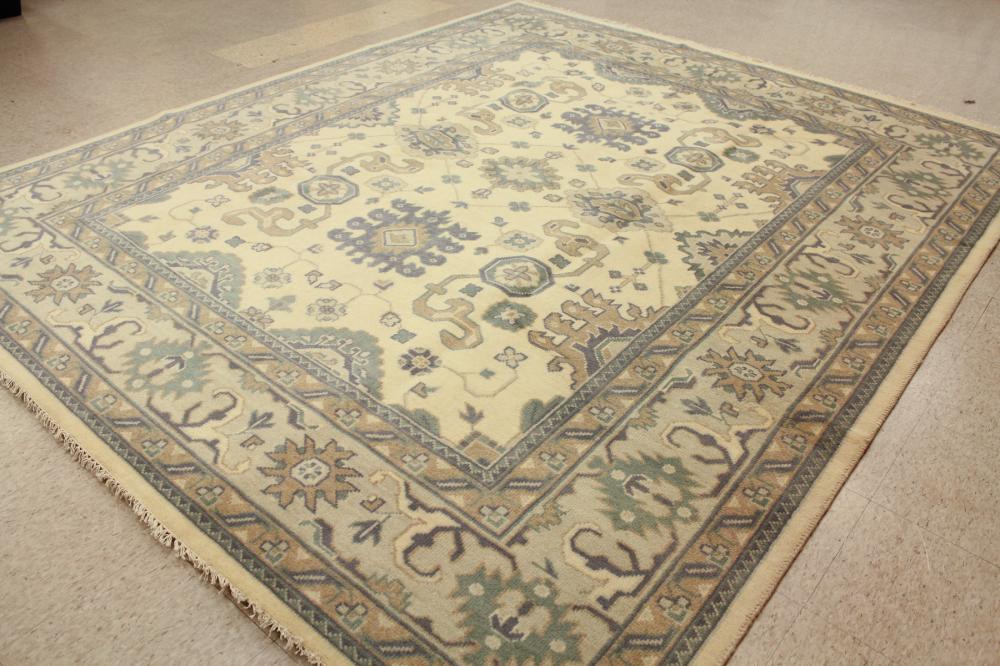 A CONTEMPORARY HAND KNOTTED