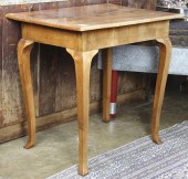 A CONTEMPORARY MARQUETRY DECOR