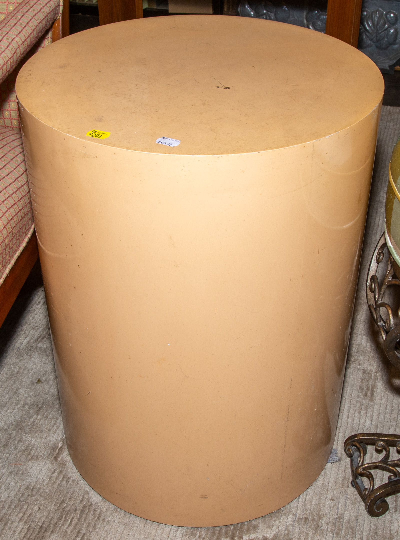 A CONTEMPORARY PEDESTAL .