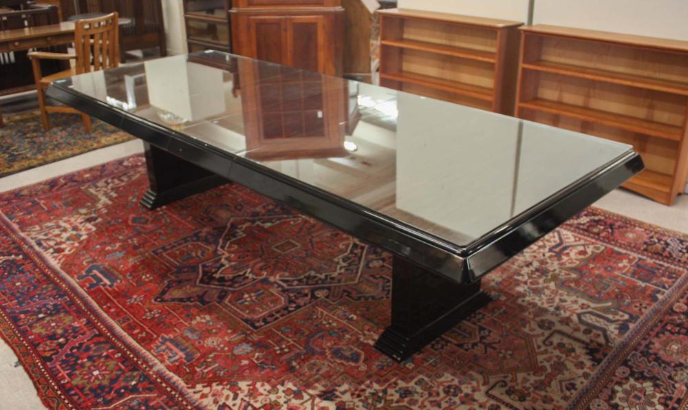 A CONTEMPORARY PRIMAVERA VENEER AND