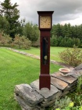A contemporary wood Rubert Mou