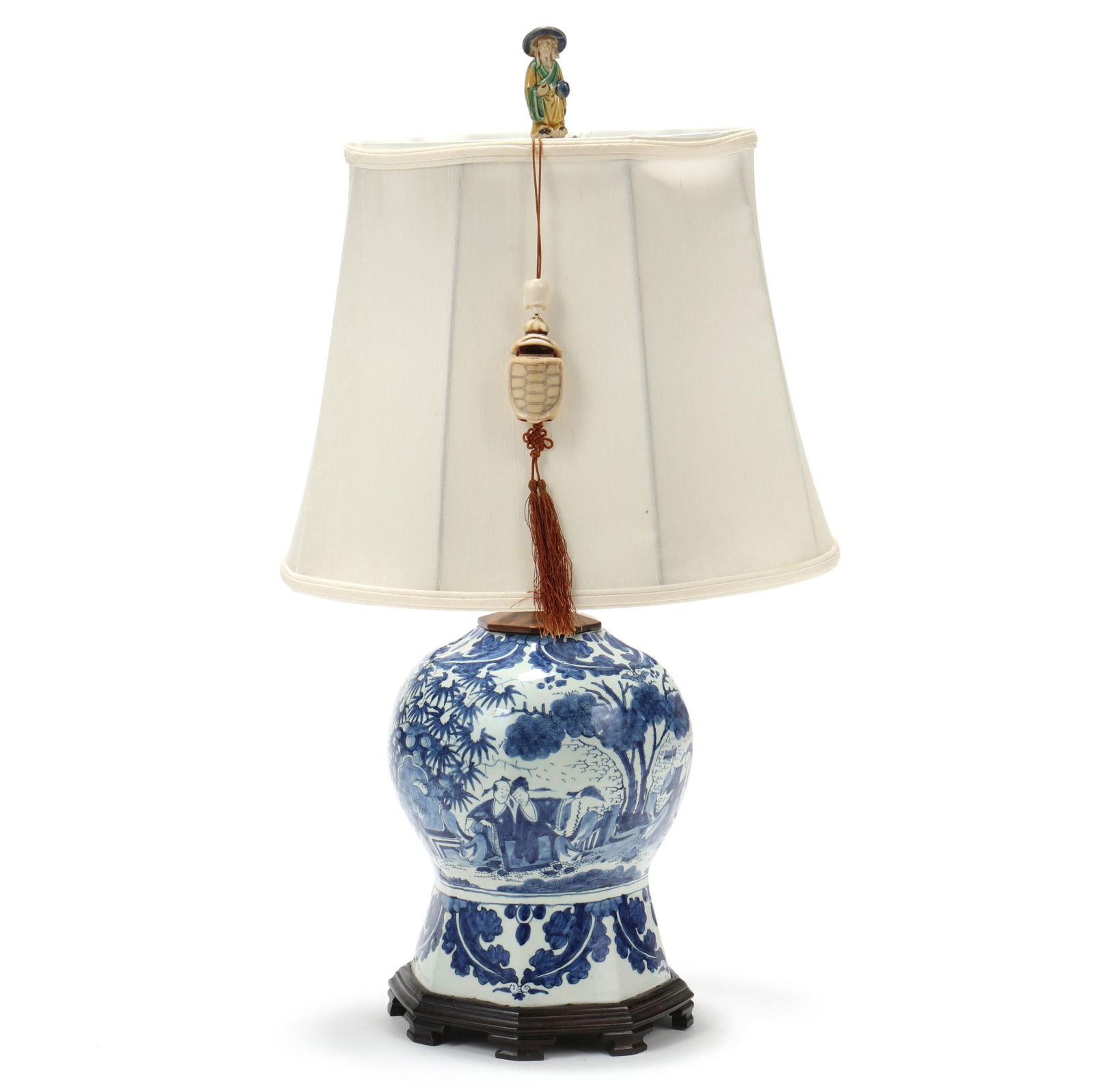 A CONTINENTAL DELFT CHINOISERIE