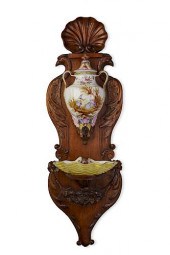 A CONTINENTAL FAIENCE LAVABO O