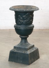 A CONTINENTAL NEOCLASSICAL STY