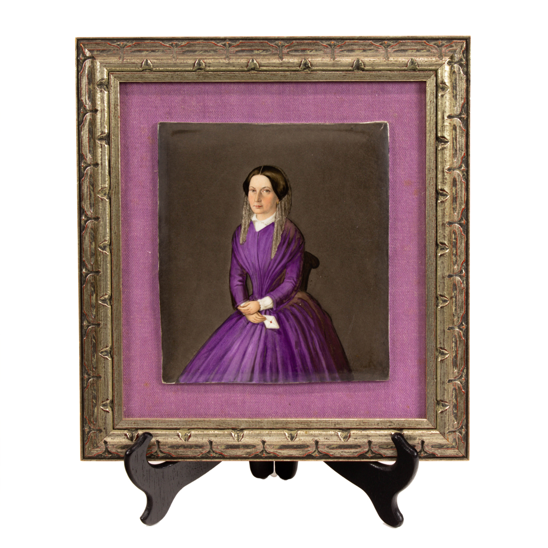 A CONTINENTAL PAINTED PORCELAIN