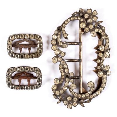 A Continental paste set buckle of