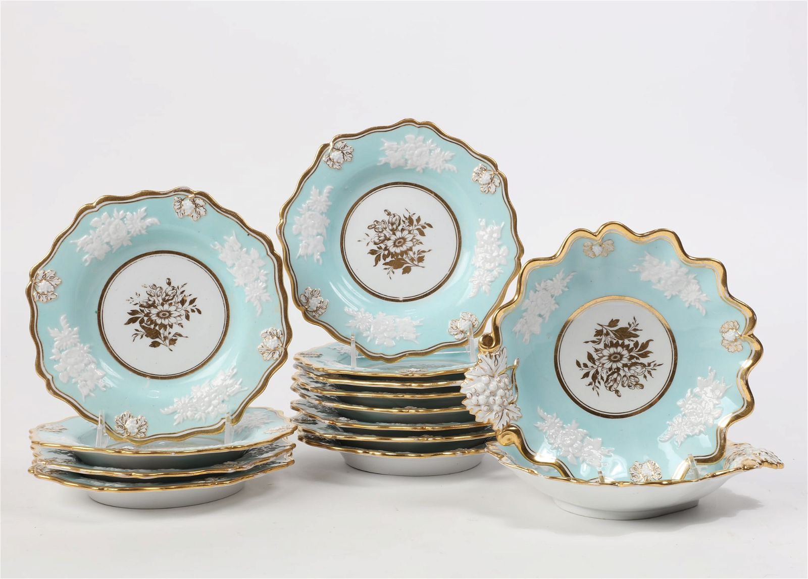 A CONTINENTAL PORCELAIN PART