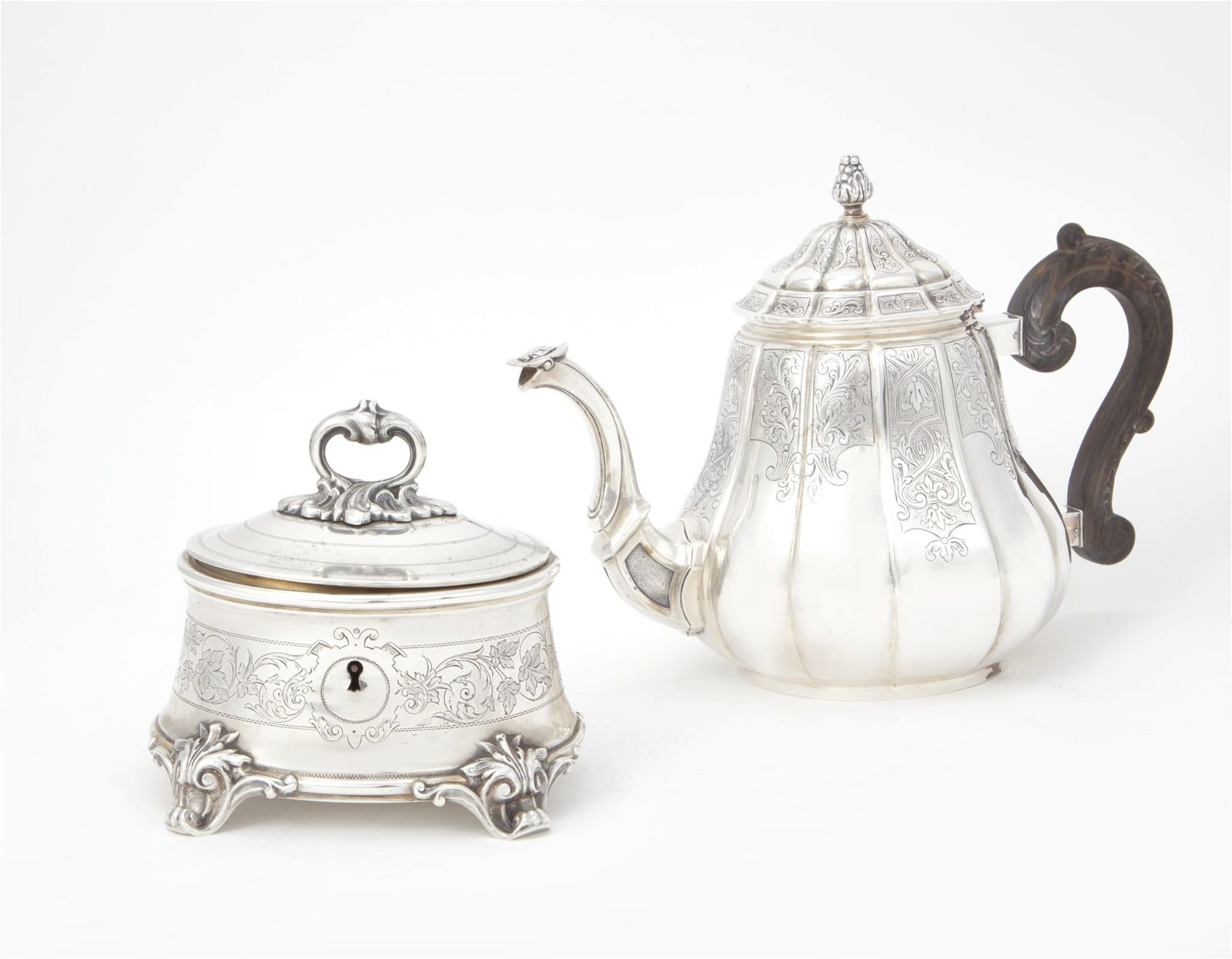 A CONTINENTAL SILVER TEAPOT SUGAR