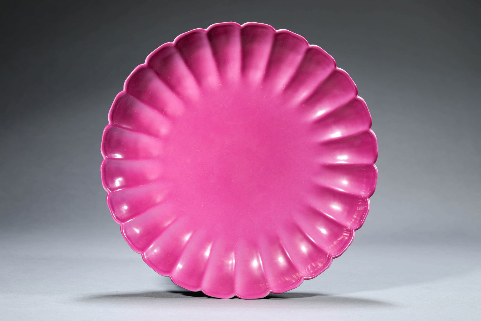 A CORAL-RED GLAZED 'CHRYSANTHEMUM