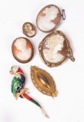 A costume jewellery brooch of
