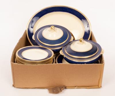 A Crown Devon dinner service of