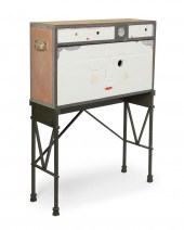 A DANIEL M. HALE FOLK ART CARV