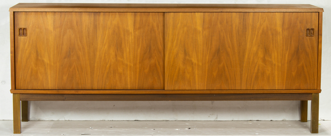 A DANISH MODERN CREDENZA, HAVING