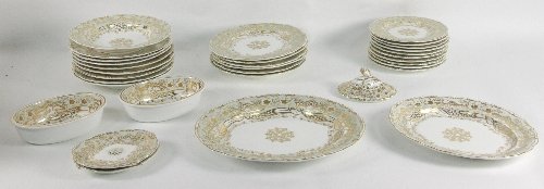A Davenport part dinner service