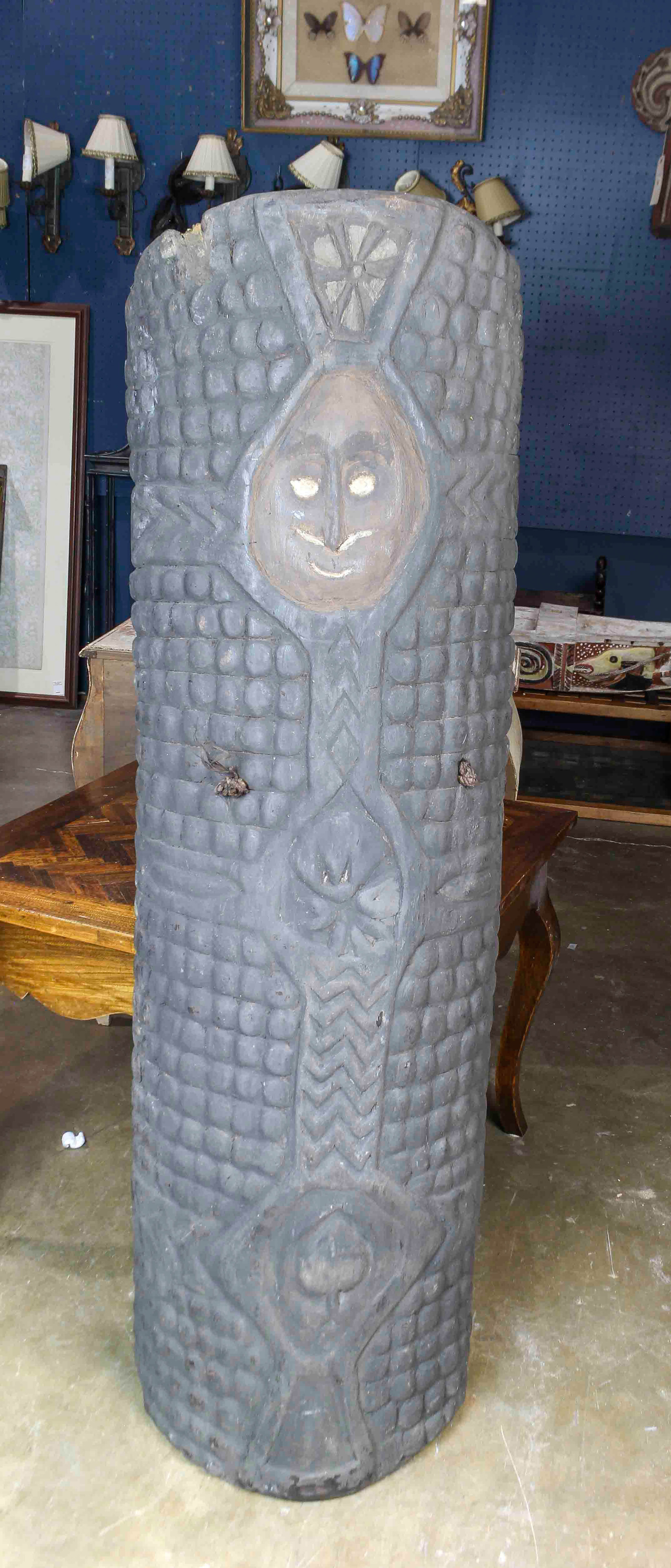 A DECORATIVE WEST AFRICAN STYLE