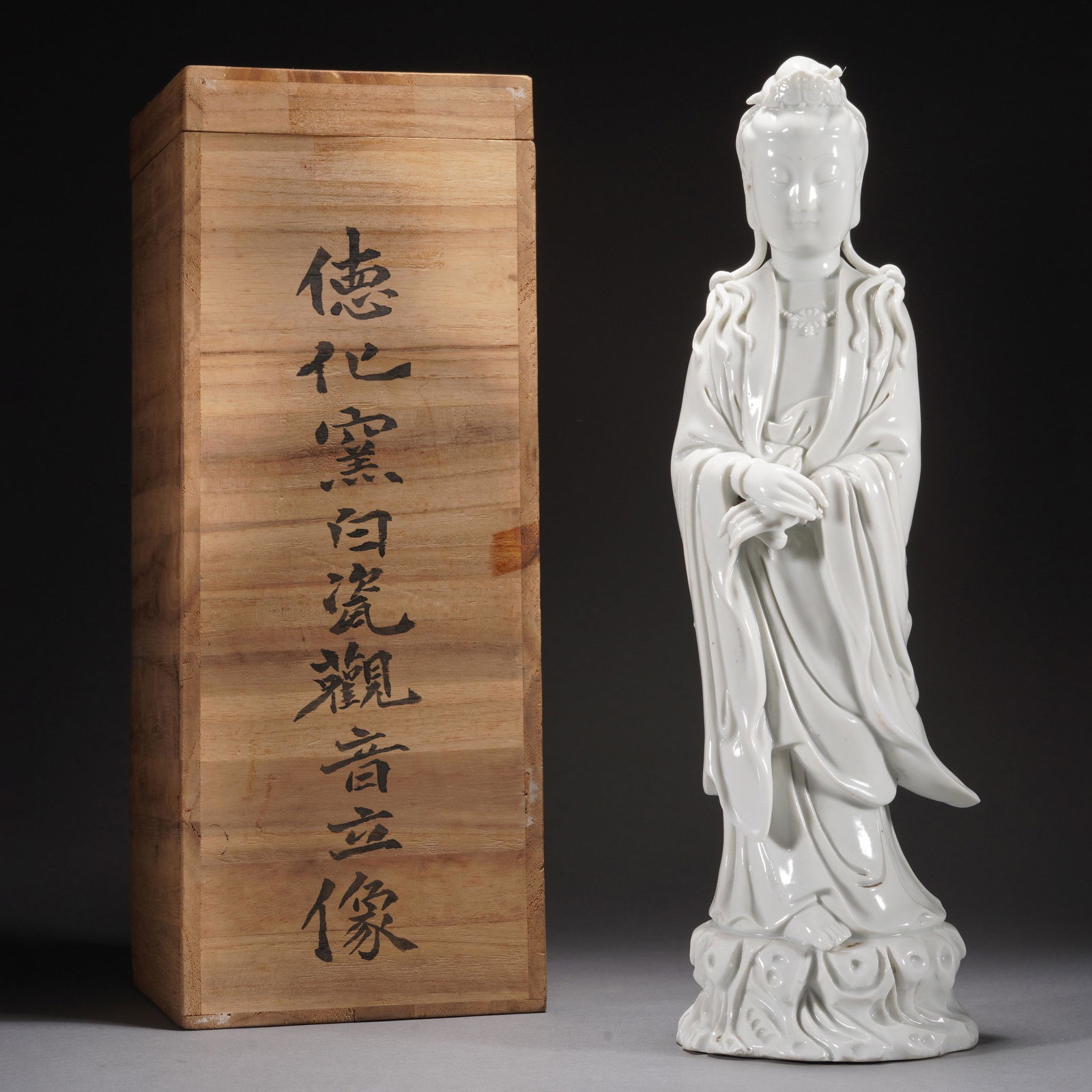 A DEHUA WHITE PORCELAIN GUANYIN
