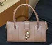 A DELVAUX LEATHER HANDBAG A be