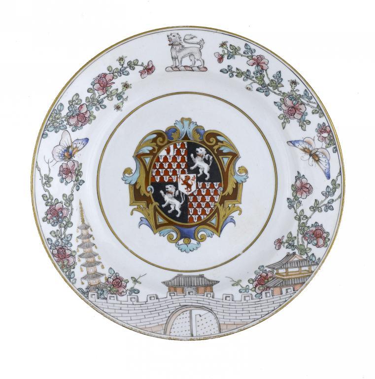 A DERBY ARMORIAL PLATE a