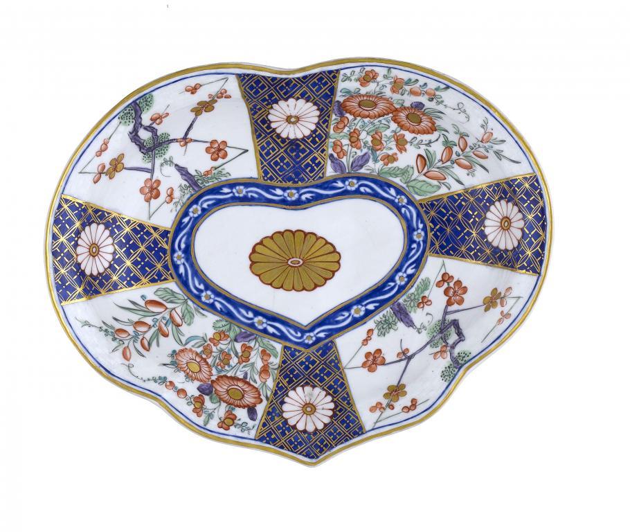 A DERBY DESSERT DISH with osier
