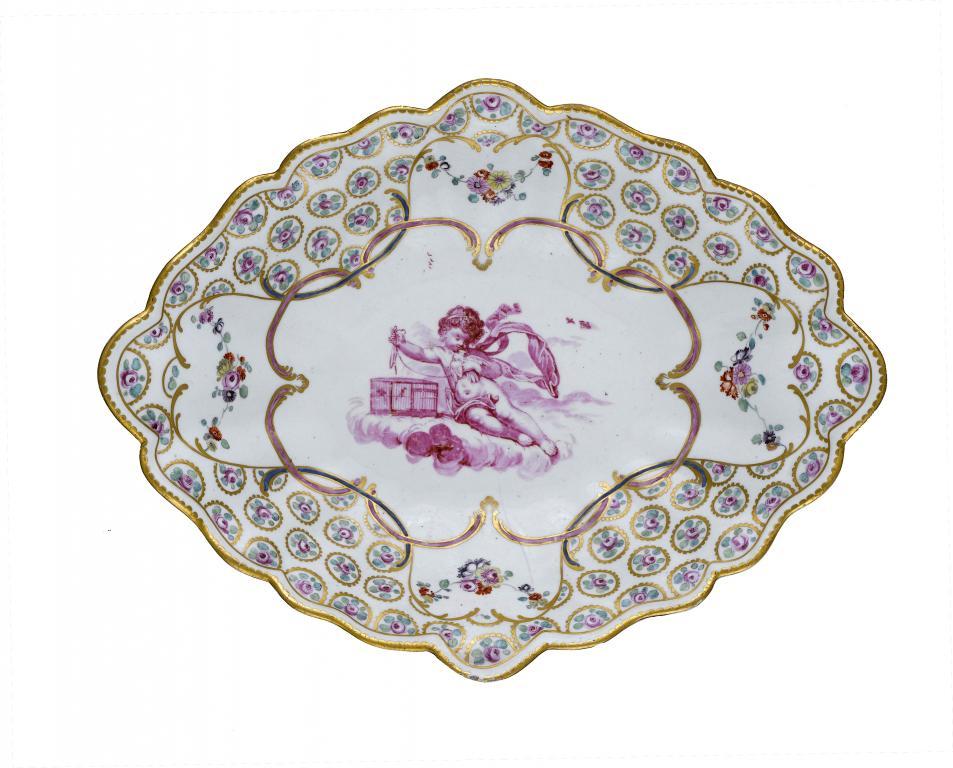 A DERBY FLUTED DESSERT DISH of