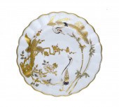 A DERBY FLUTED PLATE<br />
en
