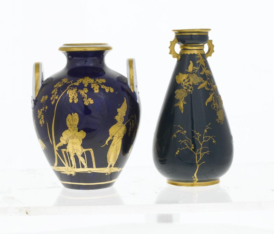 A DERBY MINIATURE TAPERED OVIFORM