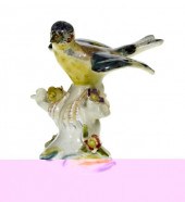 A DERBY MODEL OF A BUNTING<br
