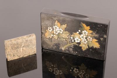 A Derbyshire inlaid hardstone