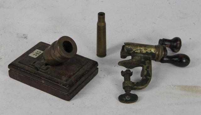 A desk top pen holder in the form