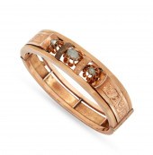 A DIAMOND AND GOLD BANGLEA dia