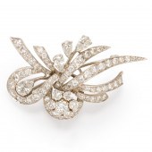 A DIAMOND AND PLATINUM BROOCH