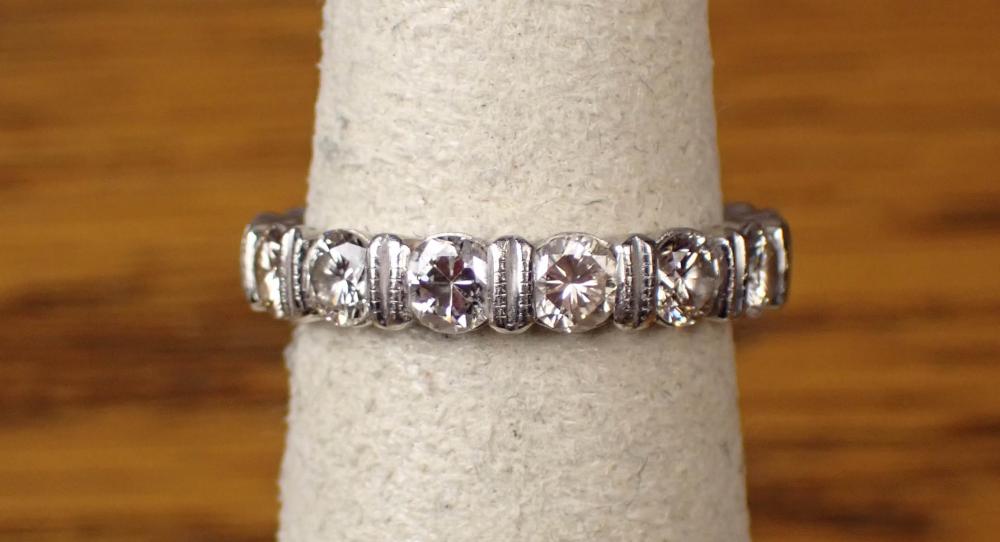 A DIAMOND ANNIVERSARY RINGA DIAMOND