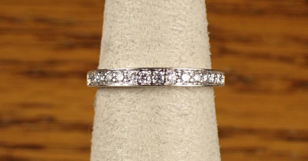 A DIAMOND ANNIVERSARY RINGA DIAMOND