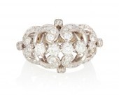 A DIAMOND CLUSTER RINGA diamon
