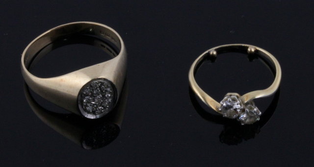 A diamond crossover ring and a