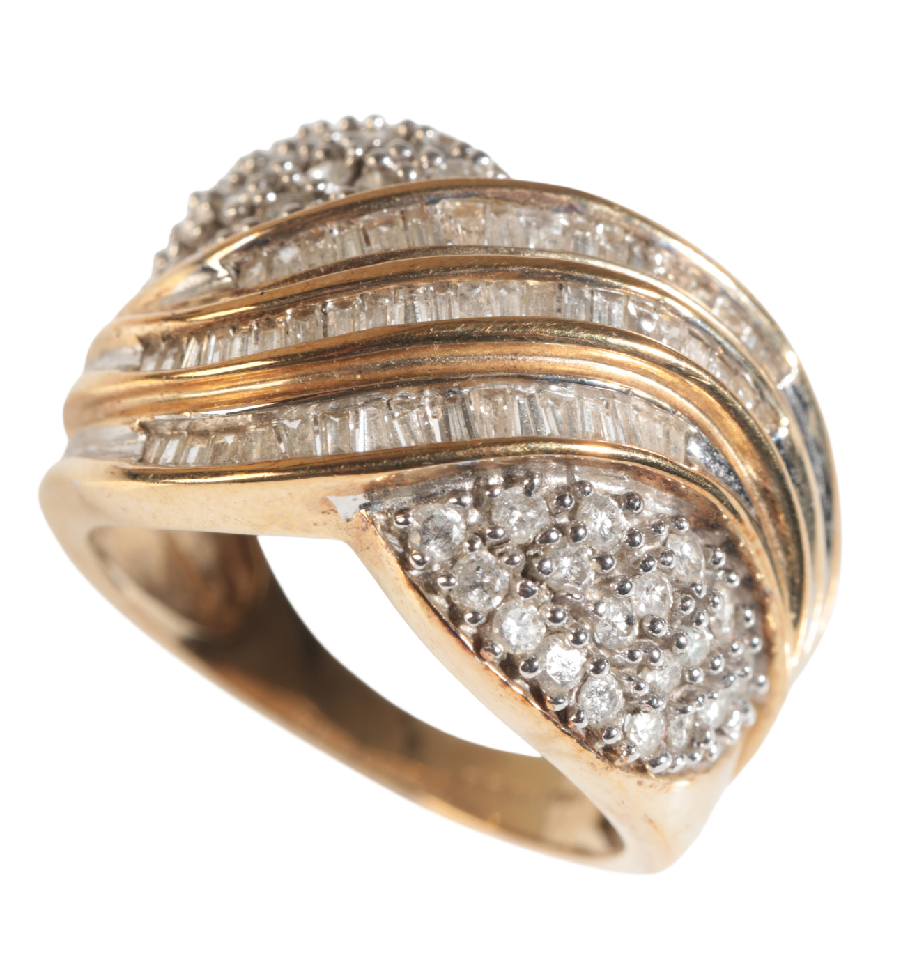 A DIAMOND CROSSOVER RING three rows