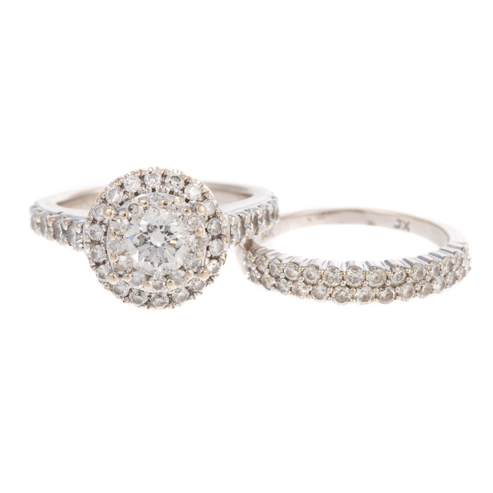 A DIAMOND HALO RING & BAND IN 14K