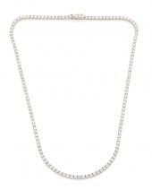 A DIAMOND LINE NECKLACEA diamo