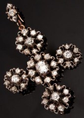 A diamond pendant/brooch of cr