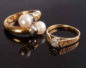 A diamond ring set in 18ct yel