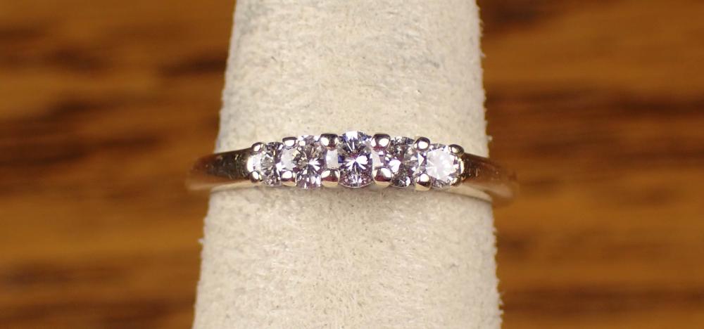 A DIAMOND RINGA DIAMOND RING, 14K