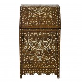 A DIMUNITUVE MOROCCAN MOTHER O