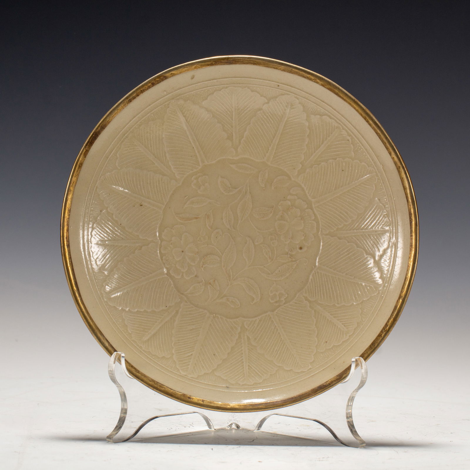 A DING TYPE GLAZE PORCELAIN DISHA