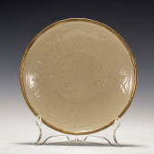 A DING TYPE GLAZE PORCELAIN DI