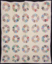 A DRESDEN PLATE QUILT IN FEEDS